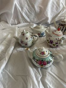 teapots mini size porcelain The Minature teapot collection