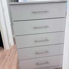 3 chest of drawers