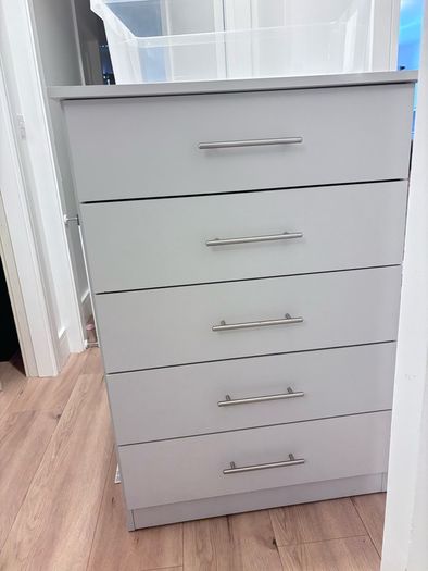 3 chest of drawers