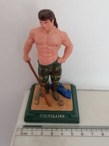 Rare Collectible Setanta Figurine (376g)