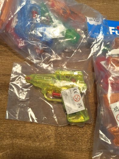 Miniature water guns - 16pcs