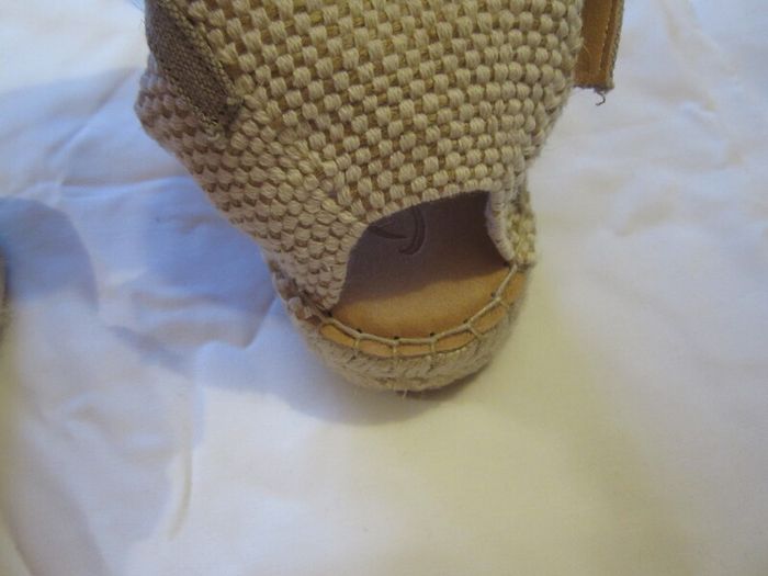 KANNA  made in spain....size 5   NEW