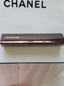 Hourglass foundation