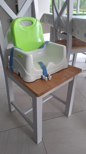 Baby feeding chair