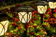 Solar Garden Lights 6 Pack - Waterproof Pathway Lights - Brand New