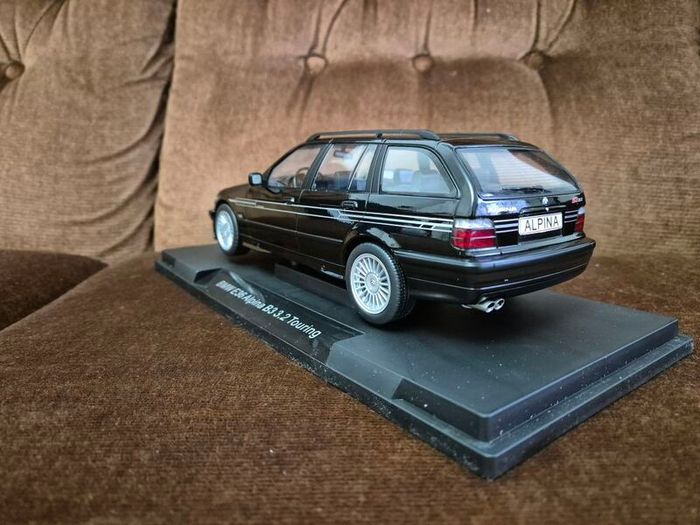 Alpina BMW 1:18 model car