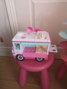 num noms lip gloss truck