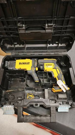DeWalt Collated Screw Gun