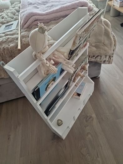 wall kids shelf