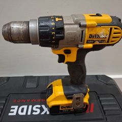 Dewalt DCD985 Drill with battery