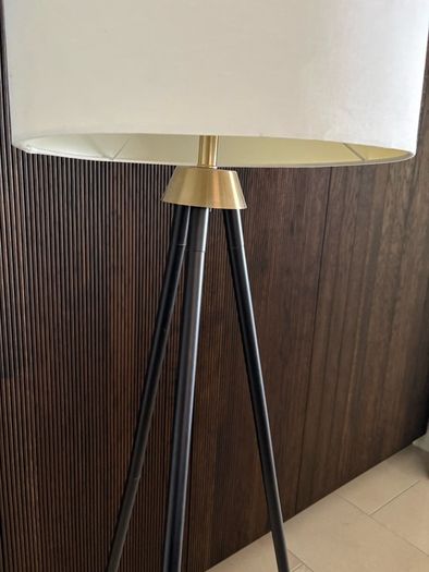 Floor lamp