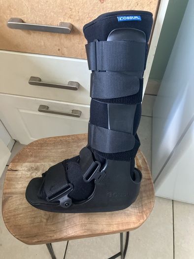 Leg brace