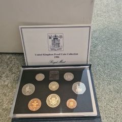 1986 United Kingdom Proof Coin Collection set from the Royal Mint.