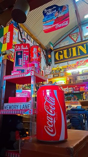 Vintage Retro coca cola can mini fridge