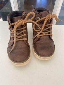 Brown boots side zip and lace size 9 Eur26