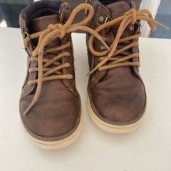 Brown boots side zip and lace size 9 Eur26