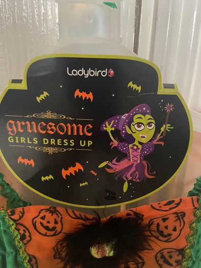 HalloweenDresses/hats