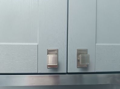 Cabinet handles