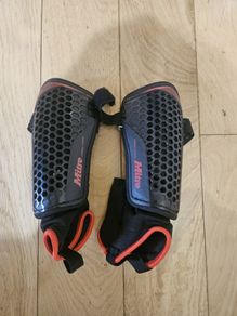 Kids Mitre Aircell Football Shin Pads