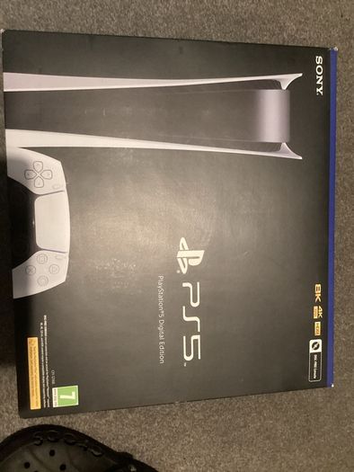 Play Station 5 digital 825 gb with 2 consoles and Fifa 2023