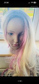 GoldenBlond and pink hair