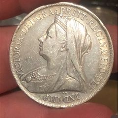 4 x Victoria Crowns