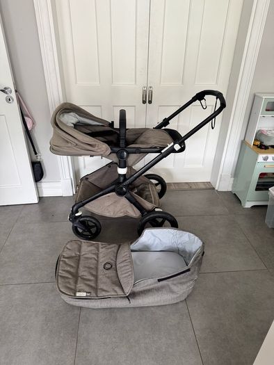 Bugaboo fox 2 complete with bassinet, footmuff and toddler seat