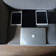 Selling a bundle of Apple devices, ideal for parts, repair or refurbishment.
