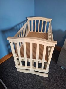 baby cot