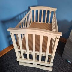 baby cot