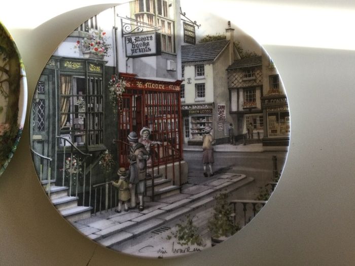 Collectible Royal Doulton Plates X 5.