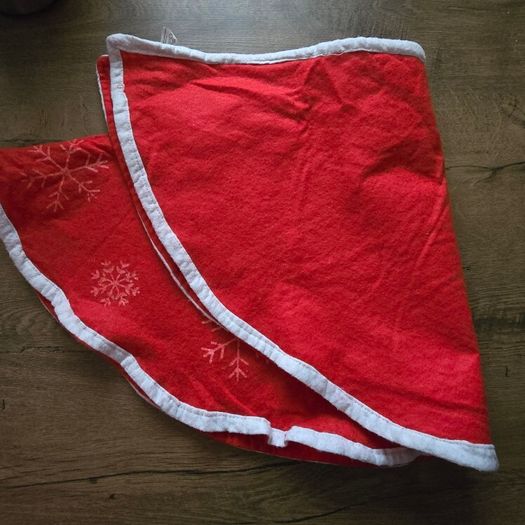Christmas tree skirt