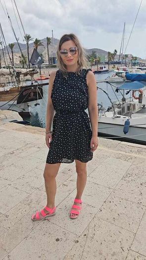 Airy dress with polka dots