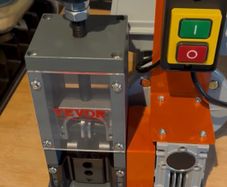 New Electric Wire Stripping Machine 1.5-25mm Cable Stripper 180W 60ft/min 3 Feeding Holes Wire Peeler Scrap Copper Recycle 220v