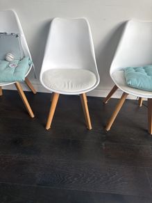 Urban dining chair / tulip chair