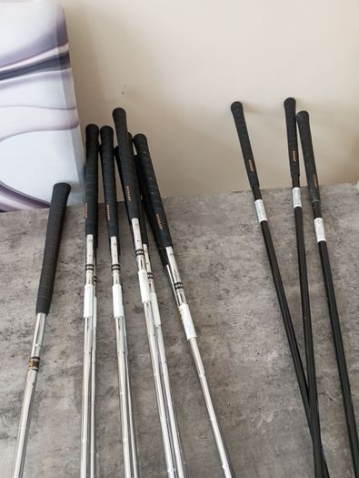 Dunlop golf clubs. Right handed clubs