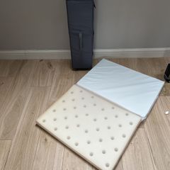 travel cot