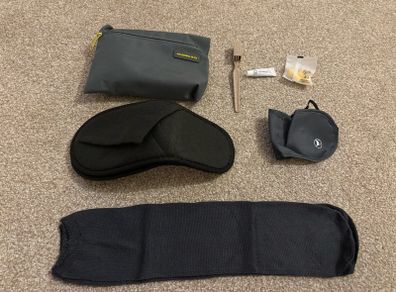 Mandarina Duck travel kit
