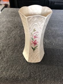 Belleek Country Trellis 7" Vase