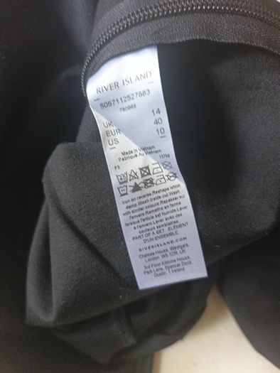 River Island  Black Faux Leather/Stretch  Material  A-Line  Skirt.   S. 14..  NEw - No Paper Tag.