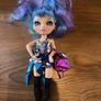 Rainbow High -Holly De'Vious (Blue) doll Image 2