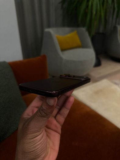 iPhone 18 pro max 512 GB Burgundy