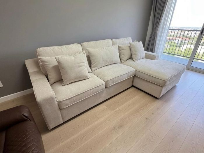 Zenn L-Shaped Chaise Fullback Cushions Sofa