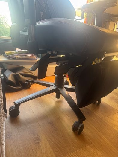 Secret Labs 2022 - Titan Evo R 2022