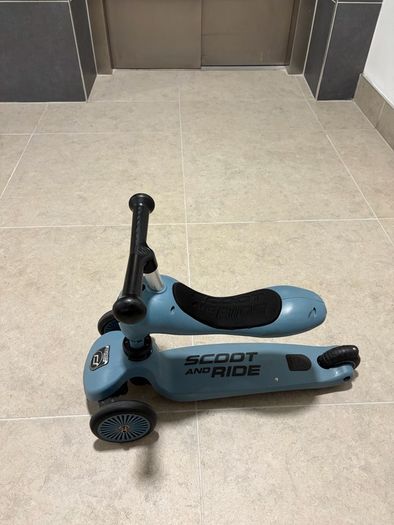 Scoot and Ride and Helmet