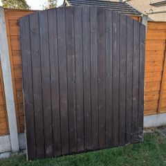 Side Gate