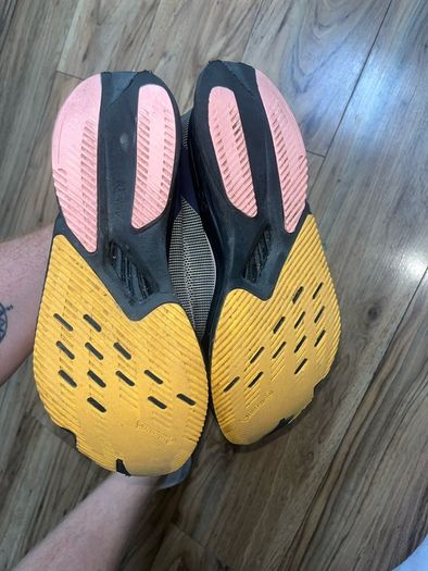 Adidas Boston 12 - Size 9 UK