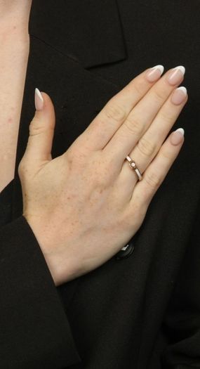 Brand new Glamira 9k rose gold ring with box