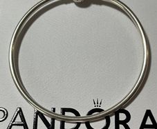 Pandora Moments Bangle-like new