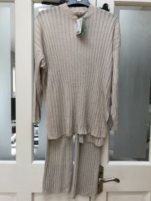 Leisure wear knitted top & trousers new size xs